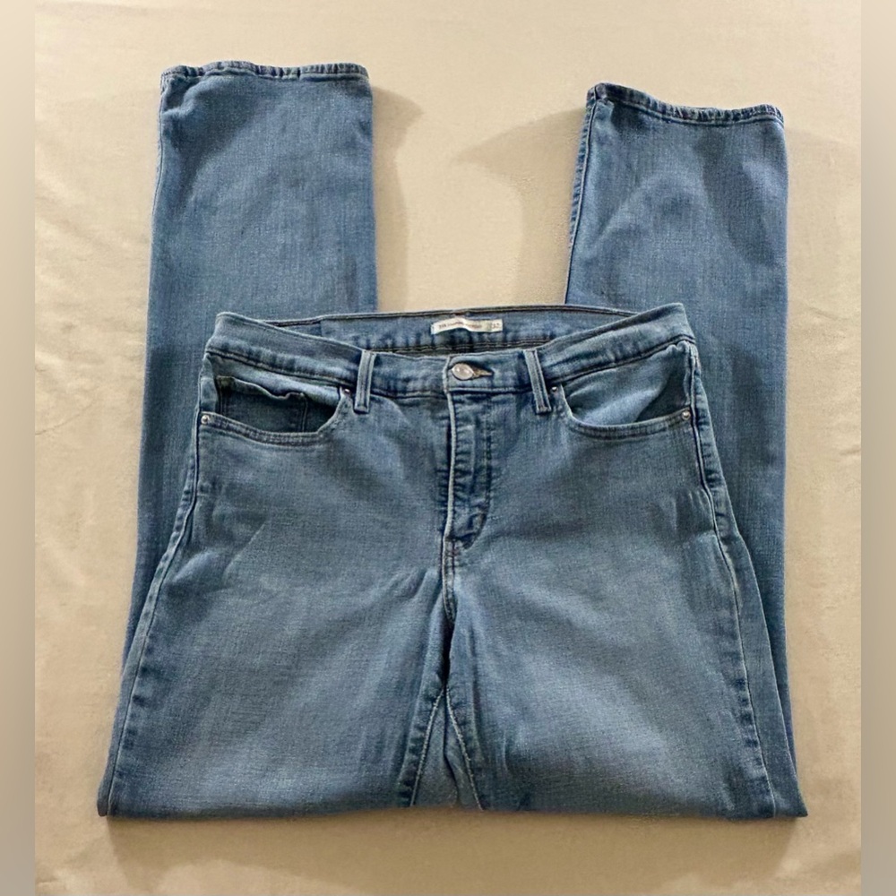 LEVIS WOMENS BLUE JEANS 315 SHAPING BOOTCUT SIZE 32 LONG - Picture 2 of 12
